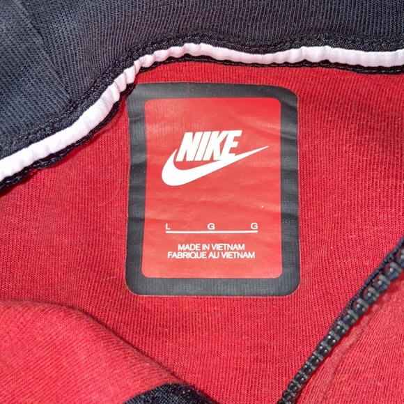 Nike - Large - Tech Fleece - Red - Large - Picture 5 of 10